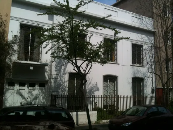 Oficina / Estudio /  Edificio Estilo Frances/ Remodelado