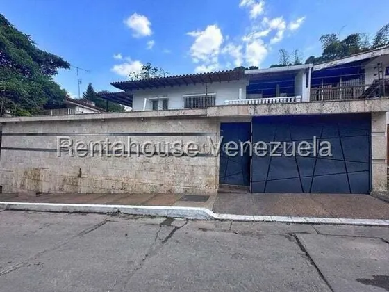 Casa En Venta En El Paraíso Mls #25-11078 Ev