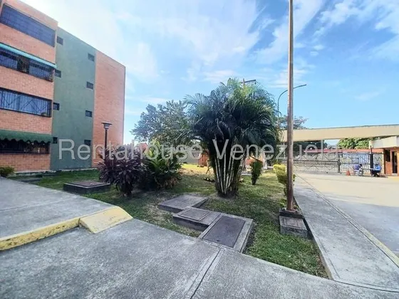 Jip 25-16500. Rentahouse Alquila Comodo Apartamento De 62 Mts2, 2 Hab., 2 Baños, 1 P/e. En Urb. Narayola, La Morita 1