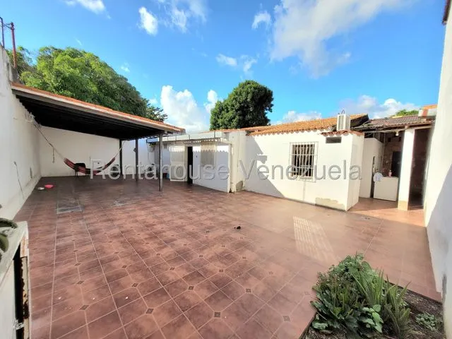 Maritza Lucena Tiene Impecable Casa En Venta En Urbanización Bararida, Barquisimeto, Cerrada Con Portón Eléctrico, Gas Directo, Agua Constante, Cómodas Habitaciones, Patio Techado.amplia Y Cómoda, 