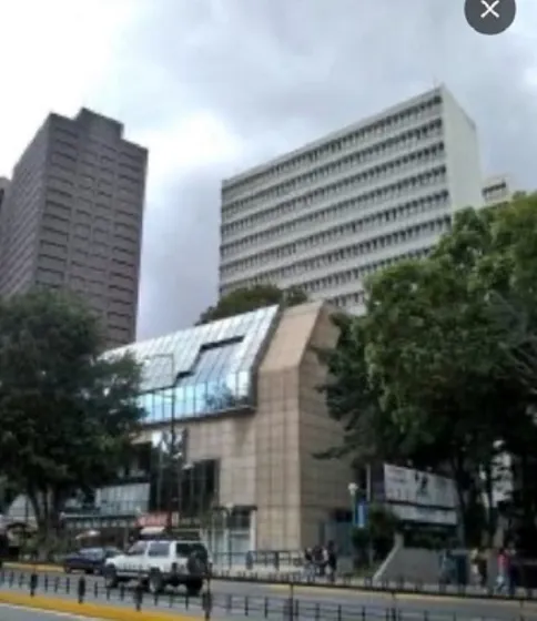 Ns - En Alquiler Grupo De Seis Oficinas Desde 20 M2,, En $300 C/u  En Torre Ejecutiva - Urb. Los Palos Grandes - Mun Chacao