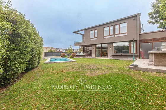 Moderna Casa En Venta En Lomas De Montemar, Concon