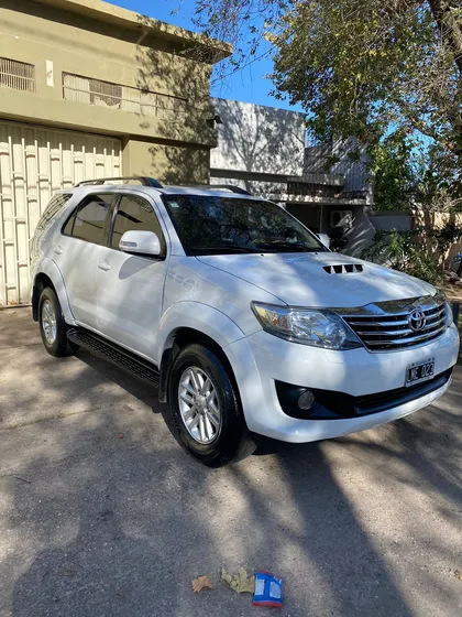 Toyota Hilux Sw4 3.0 Srv Cuero I 171cv 4x4