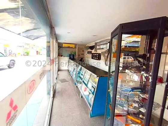 Local Comercial En Venta Con Taller De 621mts2 En Avenida Principal San Agustin Maracay 24-26067 Mmarin