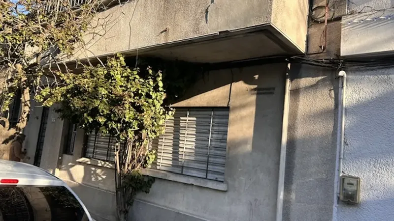 Cebollati A Pasos De Rambla, Al Frente, Azotea