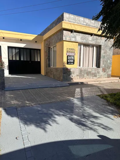 Casa En Venta 5 Ambientes, Córdoba Bell Ville, Precio Negociable De Contado En Usd