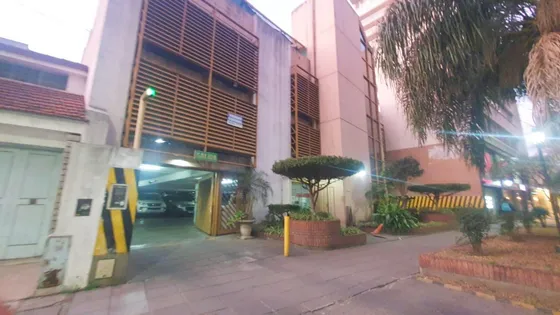 Buena Cochera Las Lomitas