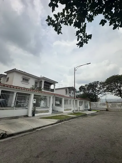 Annic Coronado Vende Casa De 500 Mtrs2 En El Trigal Norte 329791
