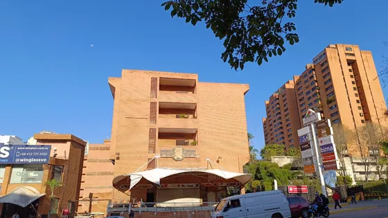 Oficina En Venta La Boyera, Con Recepción Y Cubículos Privados