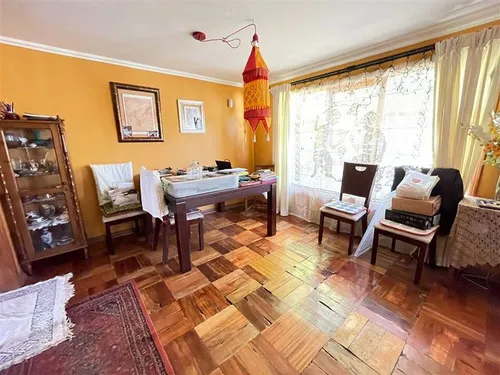 Casa En Venta De 5 Dorm. En Talca