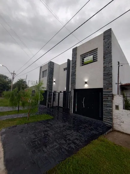 Dúplex En Venta - 3 Dormitorios 2 Baños - Cochera - 75mts2 - Ituzaingó