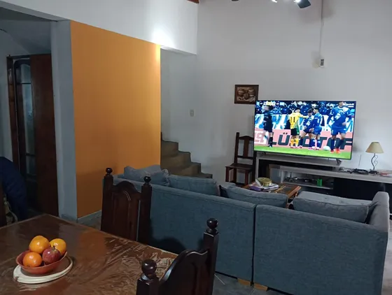 Casa En Venta - 4 Dormitorios 2 Baño - 400mts2 - La Plata