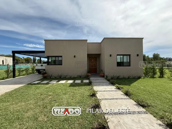Casa  En Venta En San Ramón, Pilar Del Este, Pilar