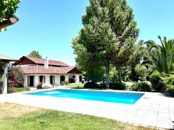 Venta Parcela Con Amplia Casa En Isla De Maipo