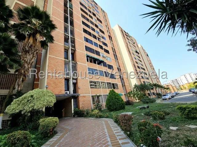 Alquilo Apartamento En Urbanización Bosque Alto, Código 25-18701 Cm Leer Descripción 