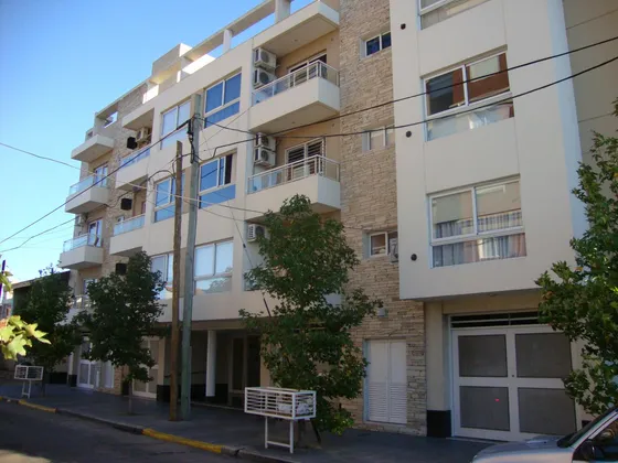Departamento En  Venta 2 Amb. Al Frente C/ Balcon - Edificio C/ Sum  - Ramos Mejia