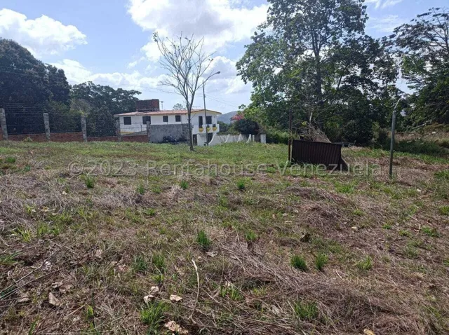 Ab ¡excelente Opción Para Construir La Casa De Tus Sueños! Esta Parcela De Terreno En Naguanagua Urb. Carialinda,