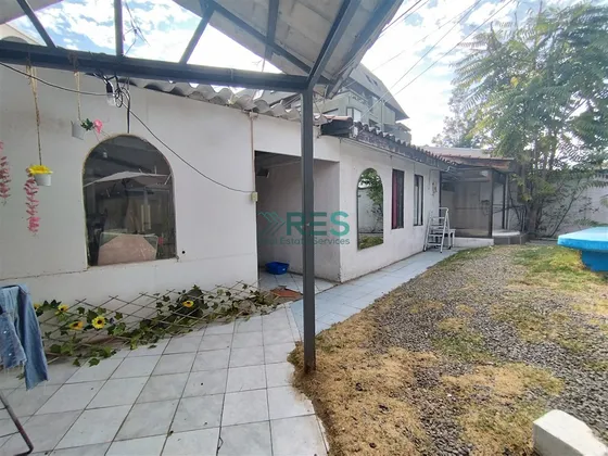 Casa En Venta De 5 Dorm. En Las Condes