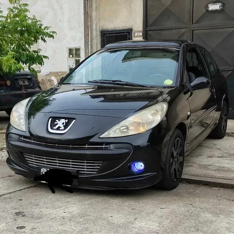 Peugeot 207 Compact 2.0 hdi xt