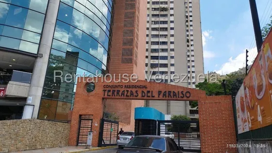 Se Vende Apartamento En El Paraíso 25-20408
