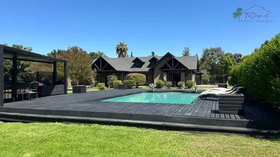 Casa En Venta 5d/5b Piscina, Quincho Gimnasio En Carampangue