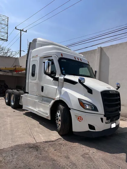 Tractocamión Freightliner Cascadia 2022