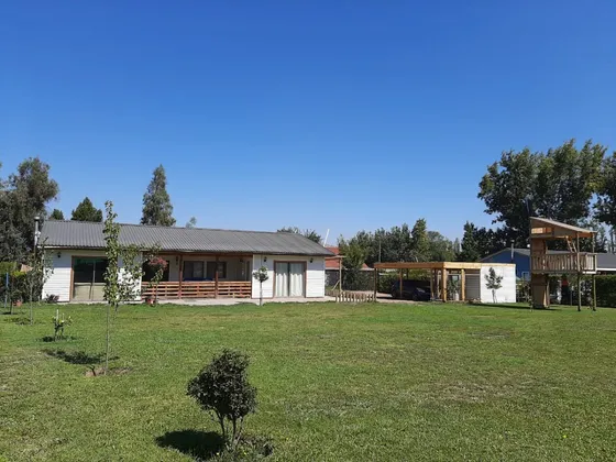 Parcela Con 3 Casas Independientes En Sector Los Silos