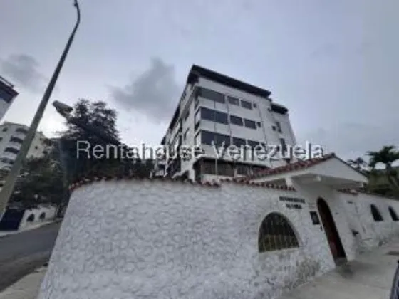  #25-24302  Amplio Apartamento En Las Salias 