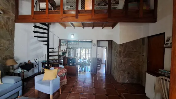 Casa En Venta Con Cochera Y Quincho