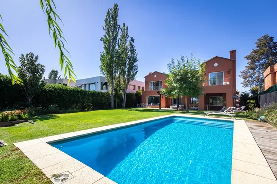 Casa  En Venta En Santa Barbara, Tigre, G.b.a. Zona Norte