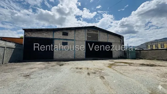Galpon En Alquiler 2200 Metros Zona Industrial En La Victoria Estef 26-20450