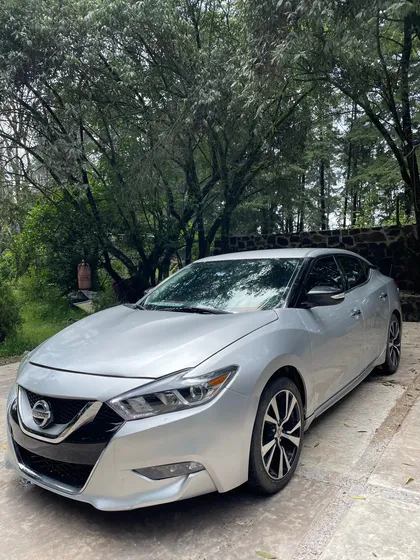 Nissan Maxima Sv