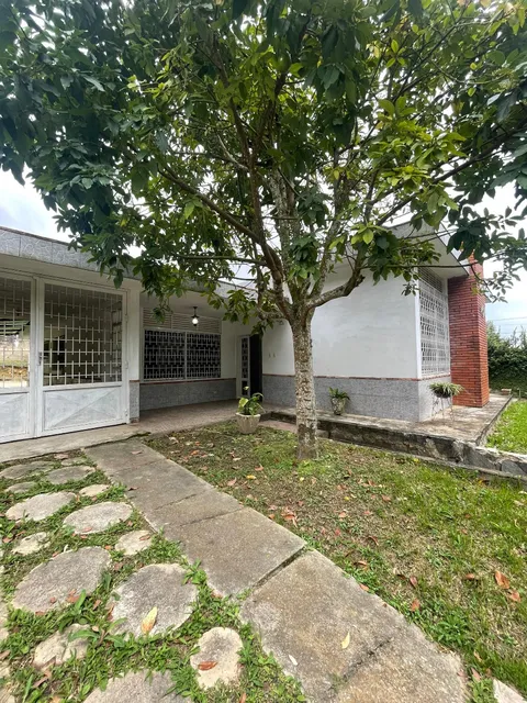 Venta De Casa En Urbanizacion Cerrada Con Pozo San Antonio De Los Altos Las Polonias Viejas Rz