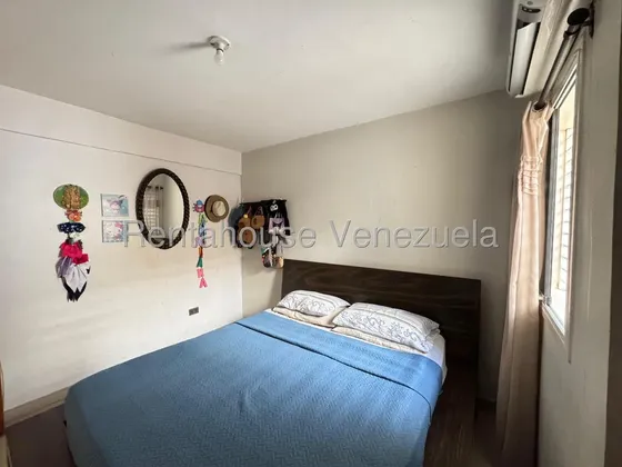 Venta Amplia Casa De Dos Plantas Con Tanque Subterráneo En Santa Fe Cabudare,lara Mehilyn Perez