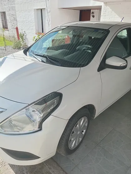 Nissan Versa 1.6 Advance