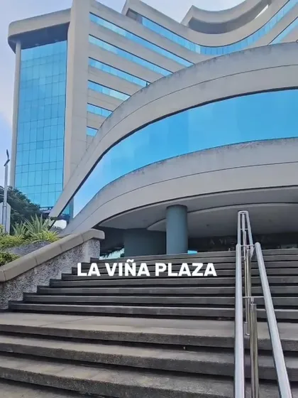 Oficina En Venta C.c La Viña Plaza Urbanización La Viña