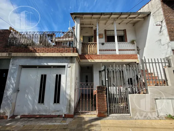Ph Para Reciclar 3 Ambientes 100m2 Con Garage Y Patio A 3 Cuadras De Av. Maipú