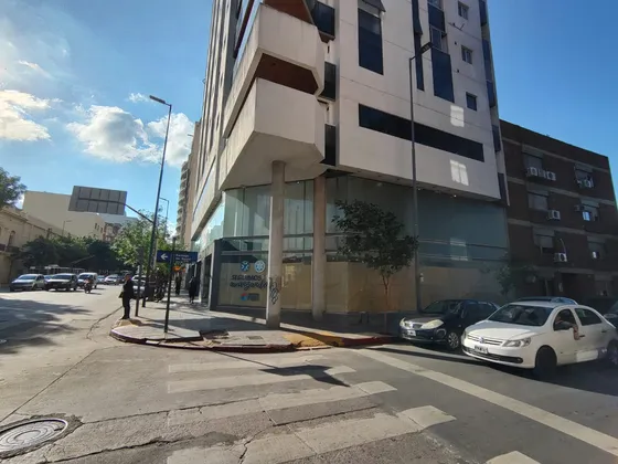 Oficina Ideal Consultorios Medicos . Planta Completa Con Terraza Barrio Centro