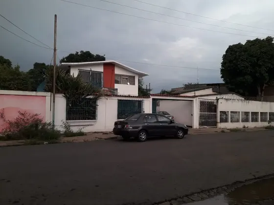 Casa En Venta Con Zonificacion R5-cv , Cerca De La Principal,lechería Anzoategui