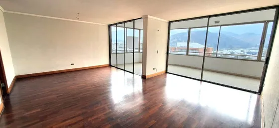 Departamento En Venta De 5 Dormitorios En Lo Barnechea