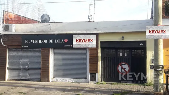 2 Locales Comerciales Con Casa Ubicado En González Catán