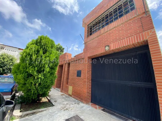 Casa En Venta El Paraiso Calle Las Rosas- Ab- 25-3338