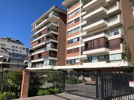 Amplio, Renovado Y Con Gran Cocina Nueva