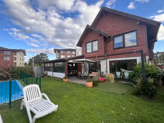 Preciosa Casa A La Venta En Vista Golf Con Amplios Espacios
