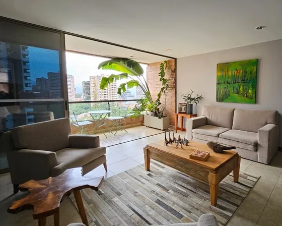 Venta De Apartamento En Los Parra, Poblado