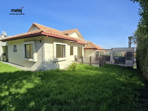 Venta Casa Amplia Y Cómoda En Condominio, Mantagua
