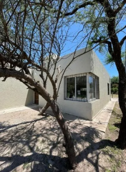 Casa En Venta - 3 Dormitorios 2 Baños - Mendiolaza