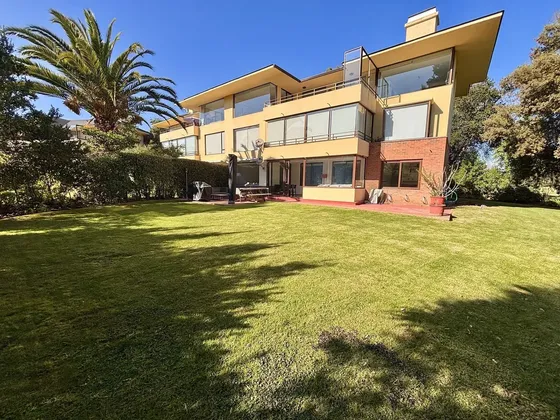 1er Piso, Excelente Depto Remodelado Con Jardín Exclusivo.