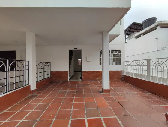 Casa En Arriendo En Avenida Libertadores. Cod A21588
