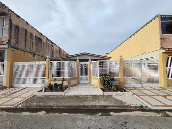 Casa En Venta  En Corinsa Cagua 25-23751 Dt